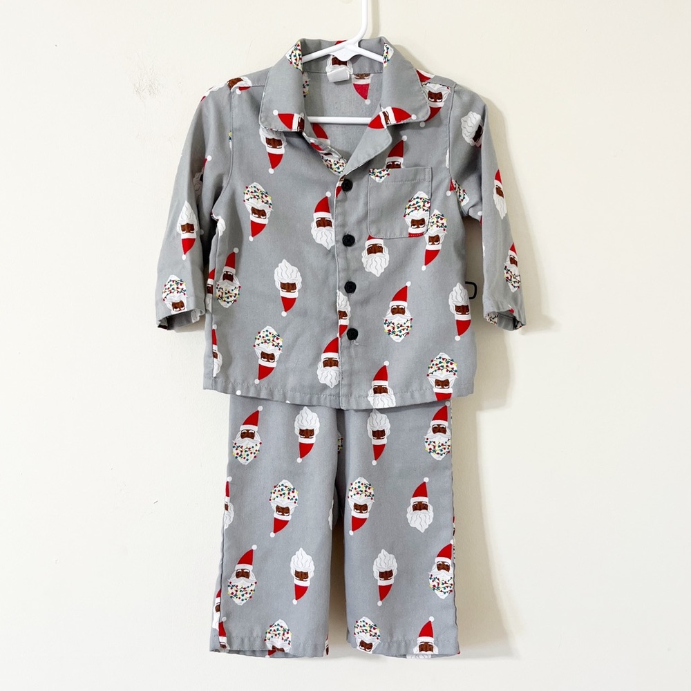 Old Navy Unisex Holiday-Print Santa Walnut Pajama Set Size 12-18 Months - Picture 1 of 11
